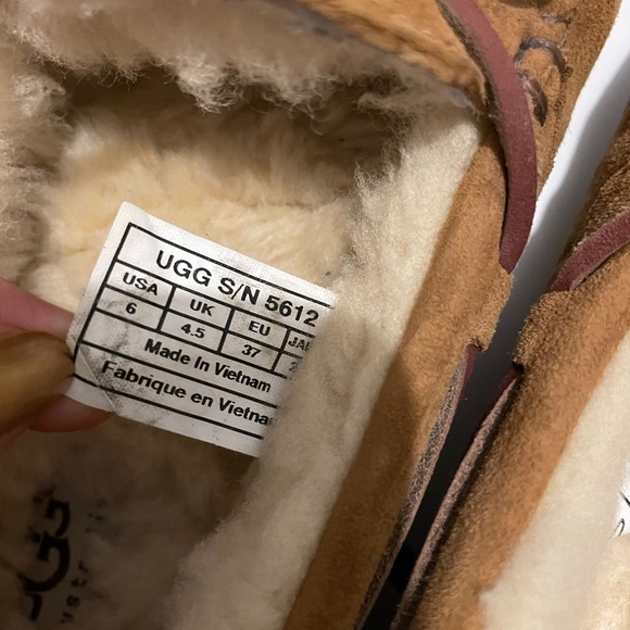 Ugg Moccasins (size 6) - Picture 4 of 4